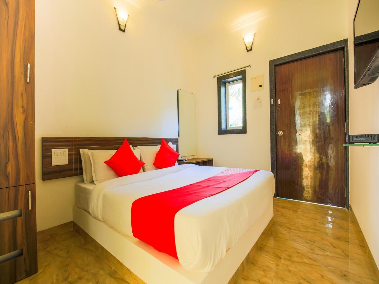 Oyo 24173 La Conceicao Aldeia Morjim Hotel Buitenkant foto