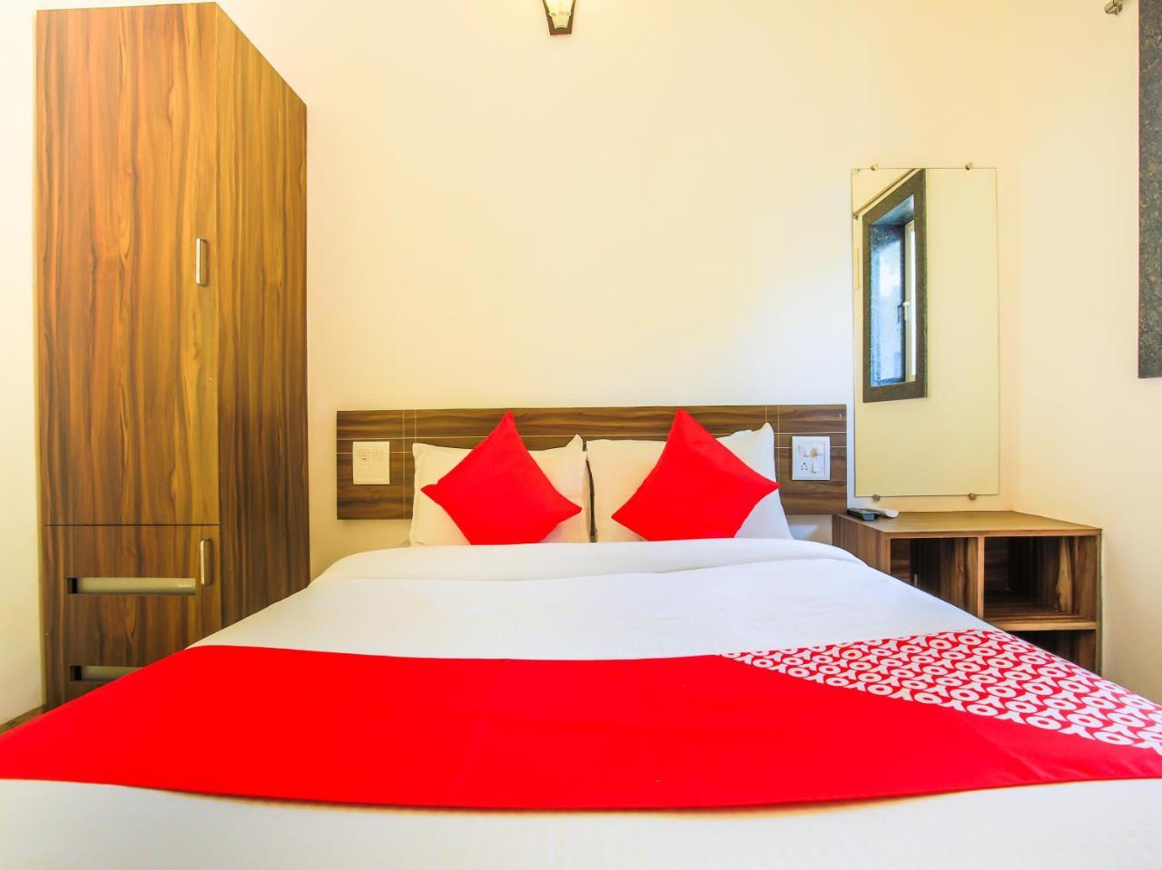 Oyo 24173 La Conceicao Aldeia Morjim Hotel Buitenkant foto