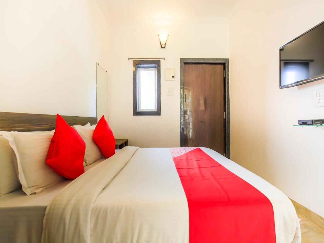 Oyo 24173 La Conceicao Aldeia Morjim Hotel Buitenkant foto